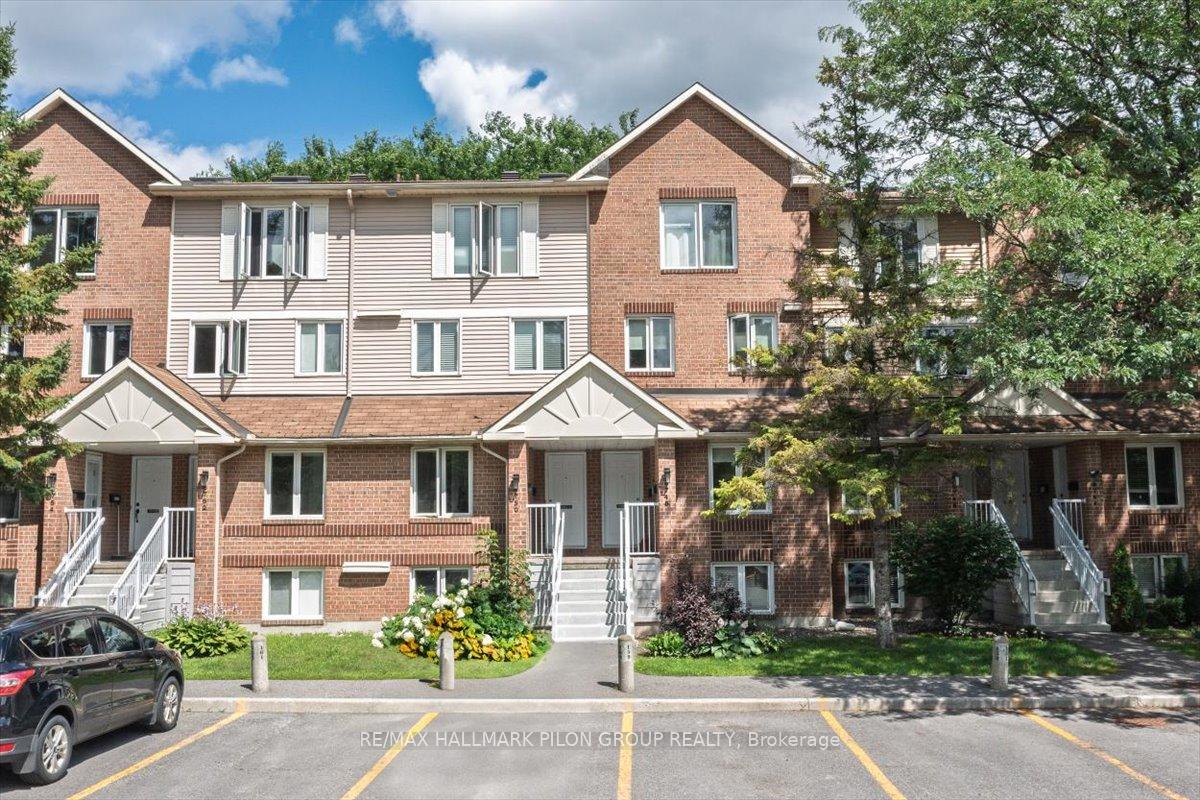 Front of Unit A, 6748 Jeanne D'arc Boulevard
