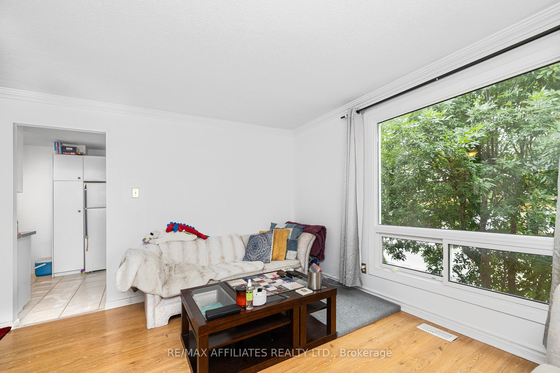 Photo 6 of 306 Woodfield Drive, Ottawa, Tanglewood — HOMEH