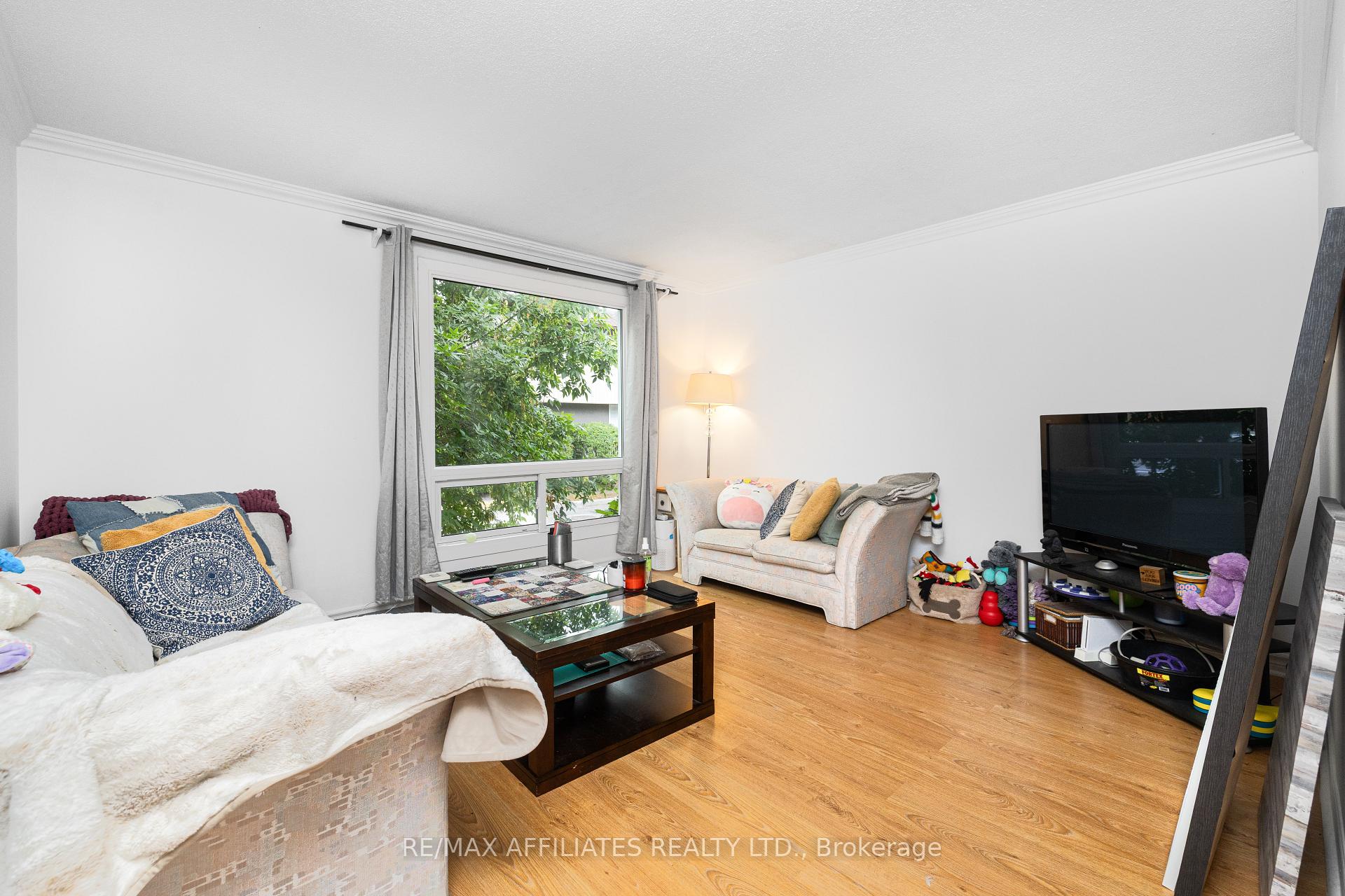 Photo 9 of 306 Woodfield Drive, Ottawa, Tanglewood — HOMEH