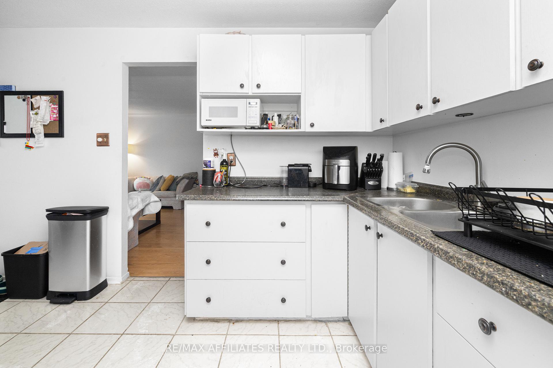 Photo 16 of 306 Woodfield Drive, Ottawa, Tanglewood — HOMEH