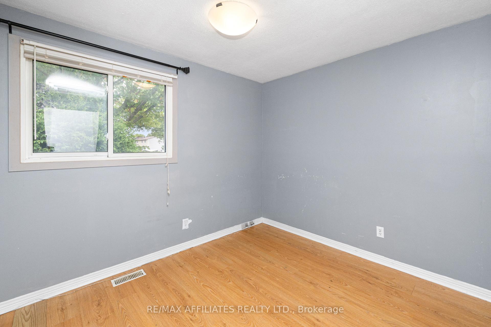 Photo 23 of 306 Woodfield Drive, Ottawa, Tanglewood — HOMEH
