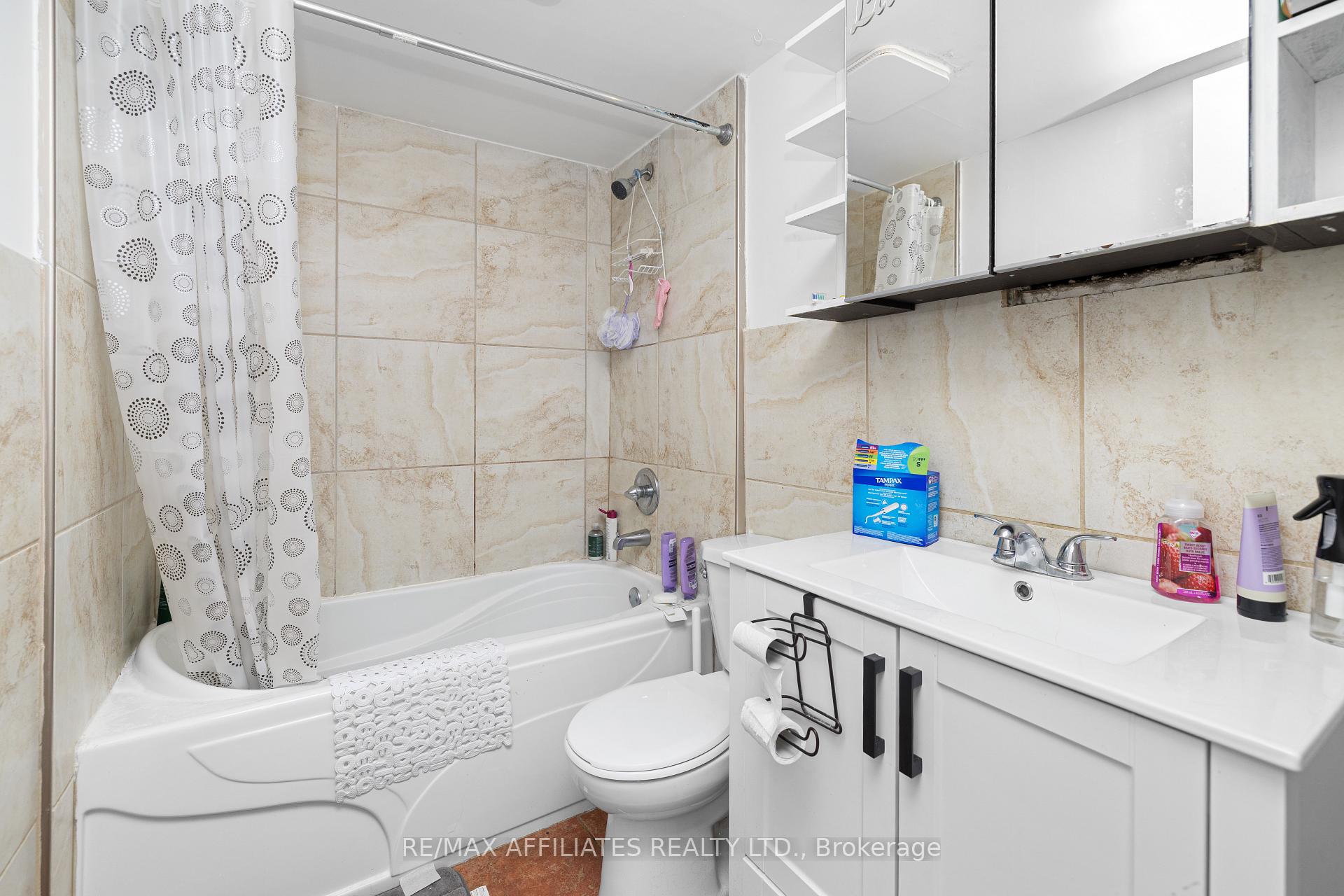 Photo 32 of 306 Woodfield Drive, Ottawa, Tanglewood — HOMEH