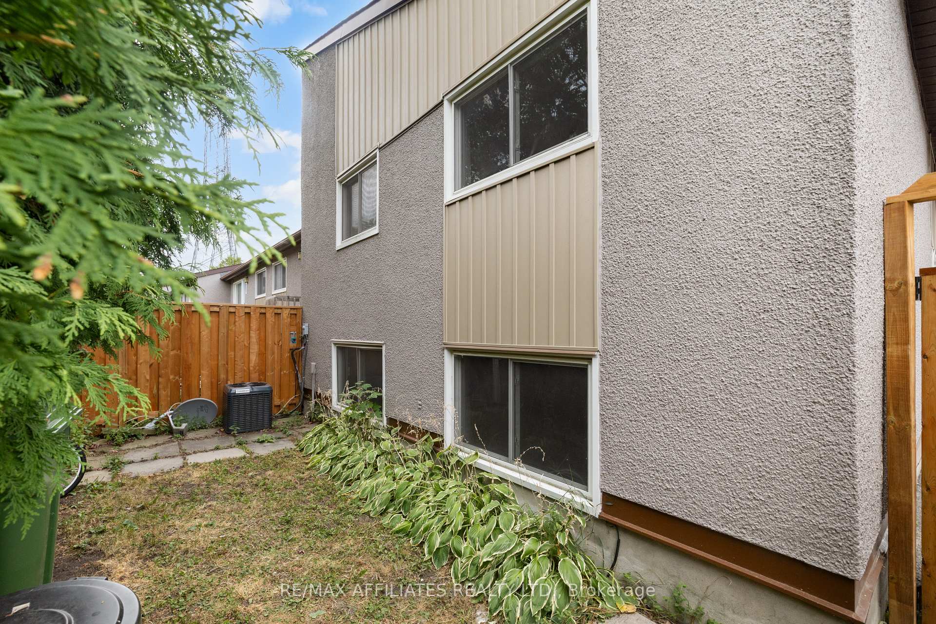 Photo 41 of 306 Woodfield Drive, Ottawa, Tanglewood — HOMEH