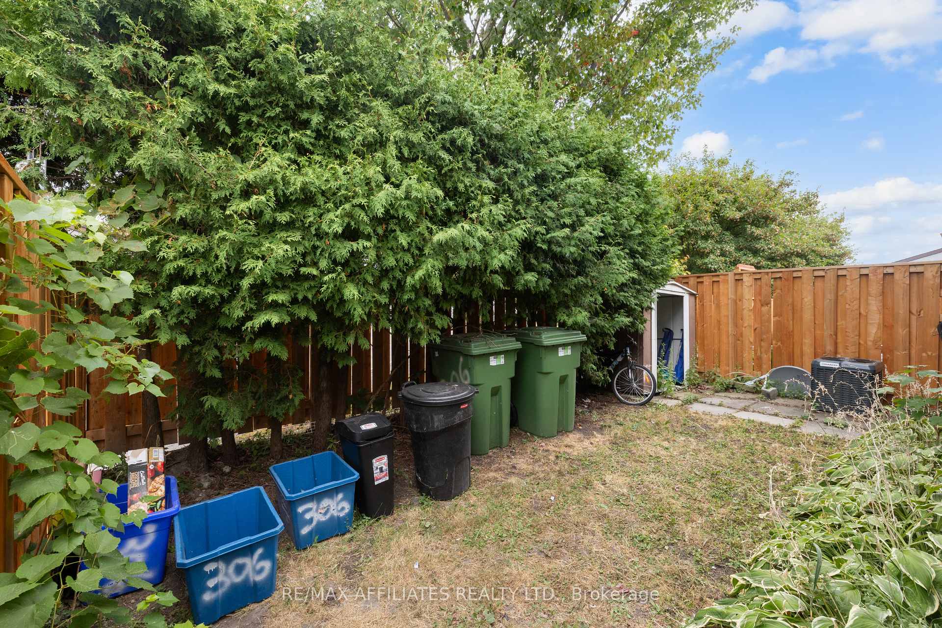Photo 43 of 306 Woodfield Drive, Ottawa, Tanglewood — HOMEH