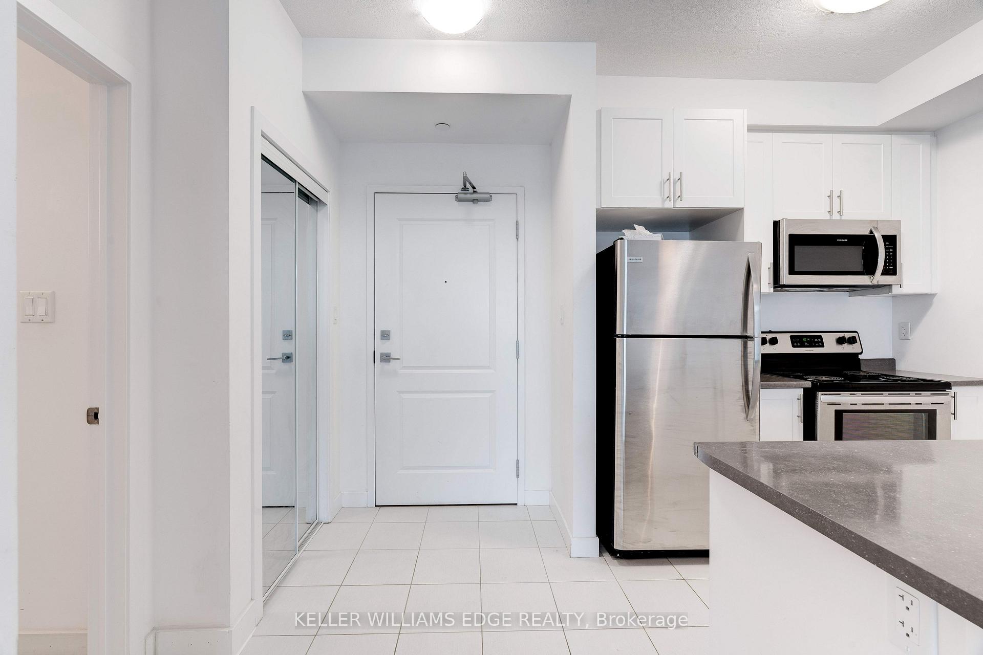 Photo 16 of Unit 325, 101 Shoreview Place, Hamilton, Lakeshore — HOMEH