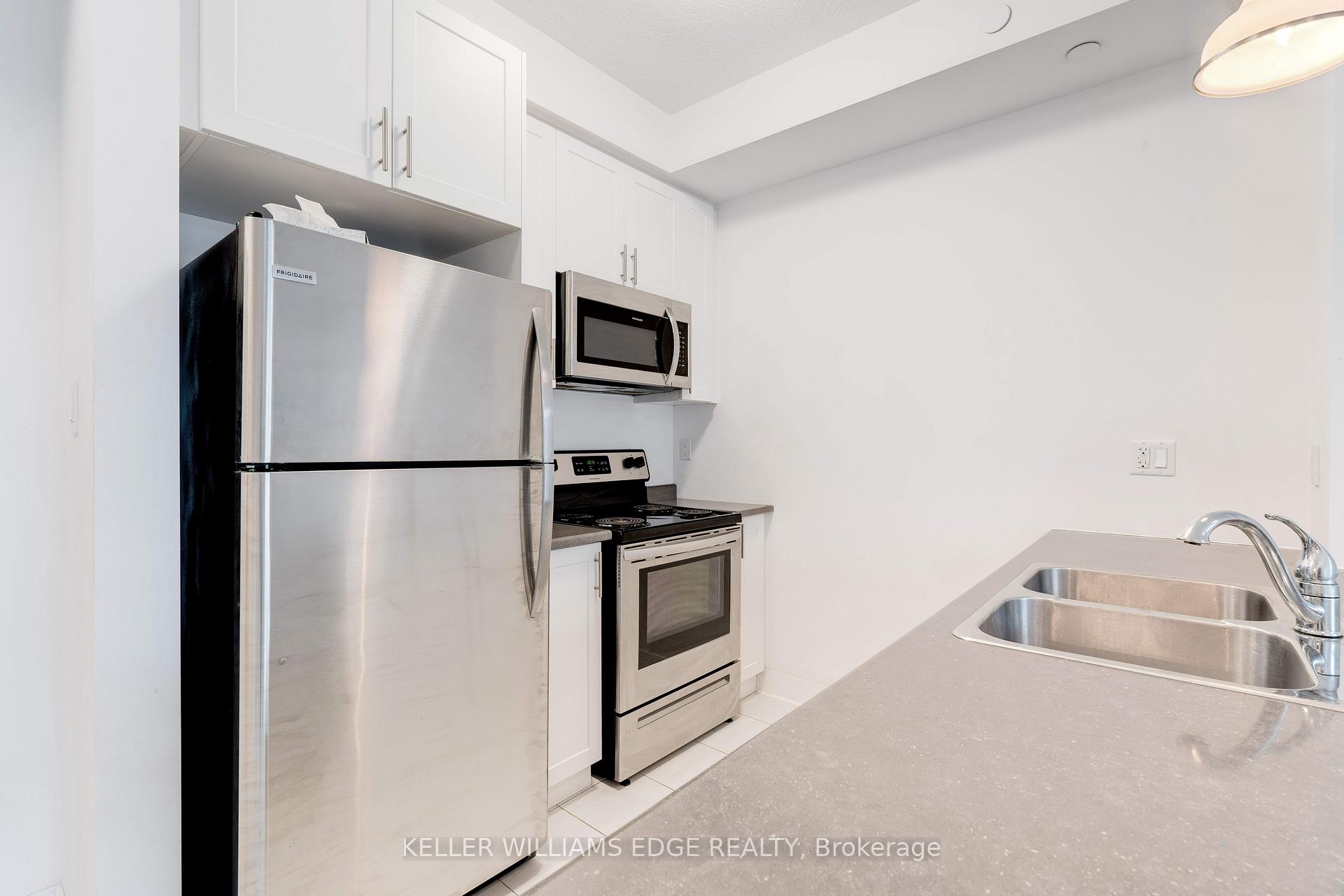 Photo 17 of Unit 325, 101 Shoreview Place, Hamilton, Lakeshore — HOMEH
