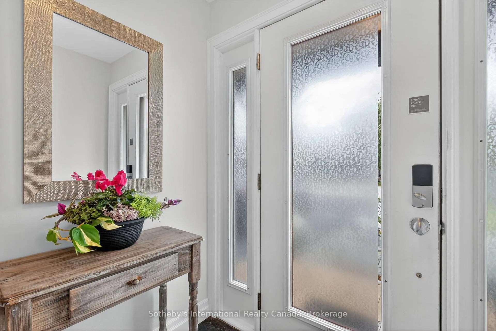 Photo 4 of 30 Bryan Drive, Collingwood — HOMEH