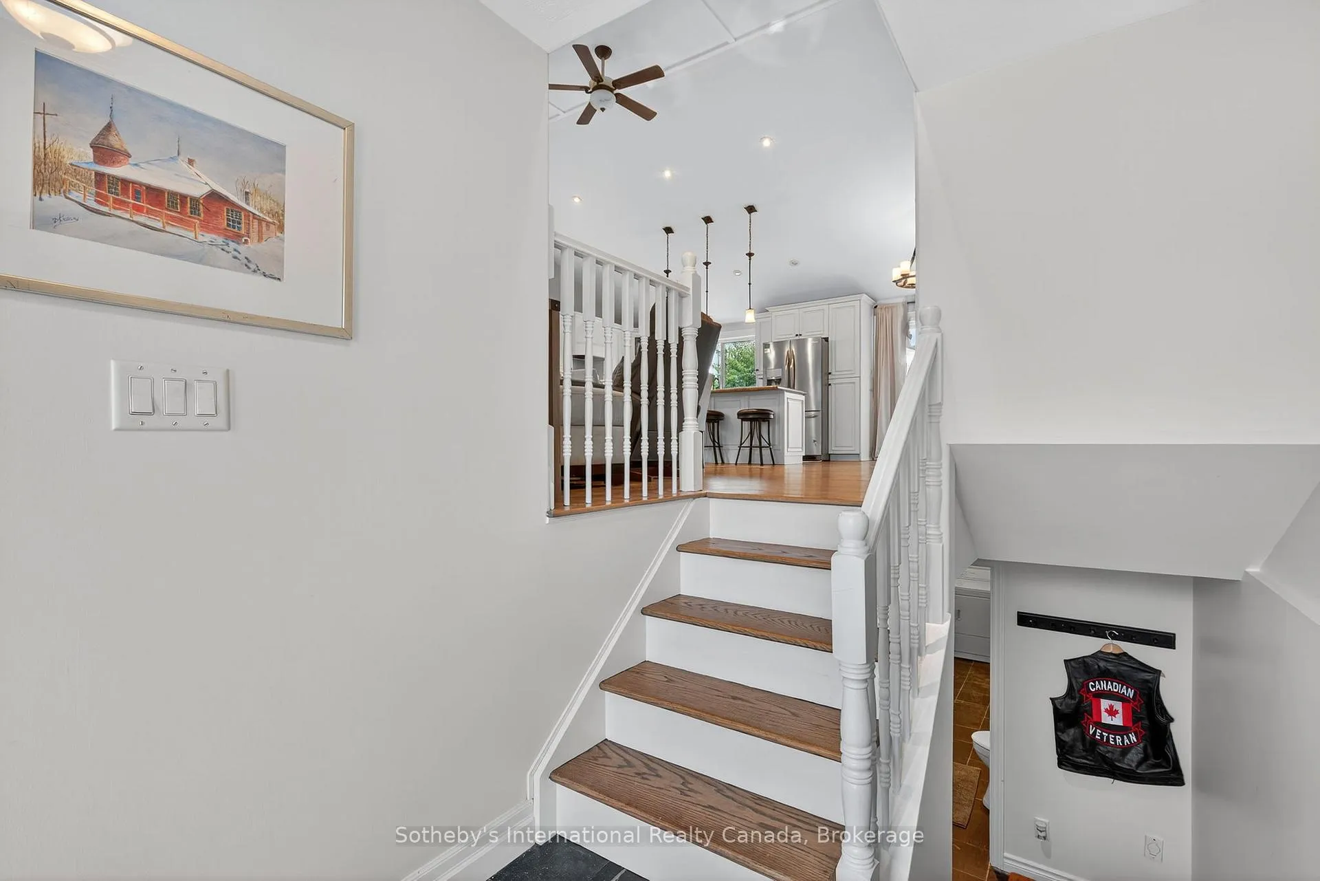 Photo 5 of 30 Bryan Drive, Collingwood — HOMEH