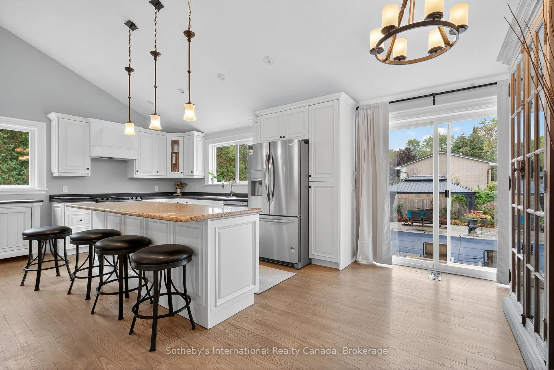 Photo 8 of 30 Bryan Drive, Collingwood — HOMEH