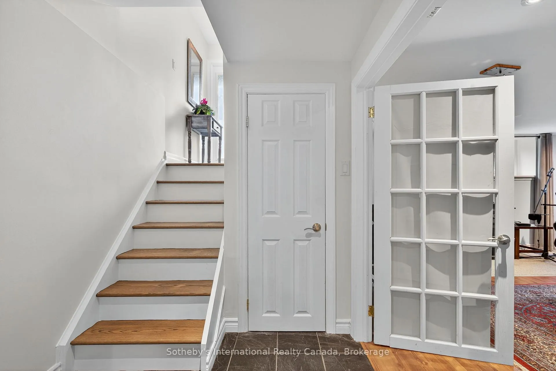 Photo 28 of 30 Bryan Drive, Collingwood — HOMEH