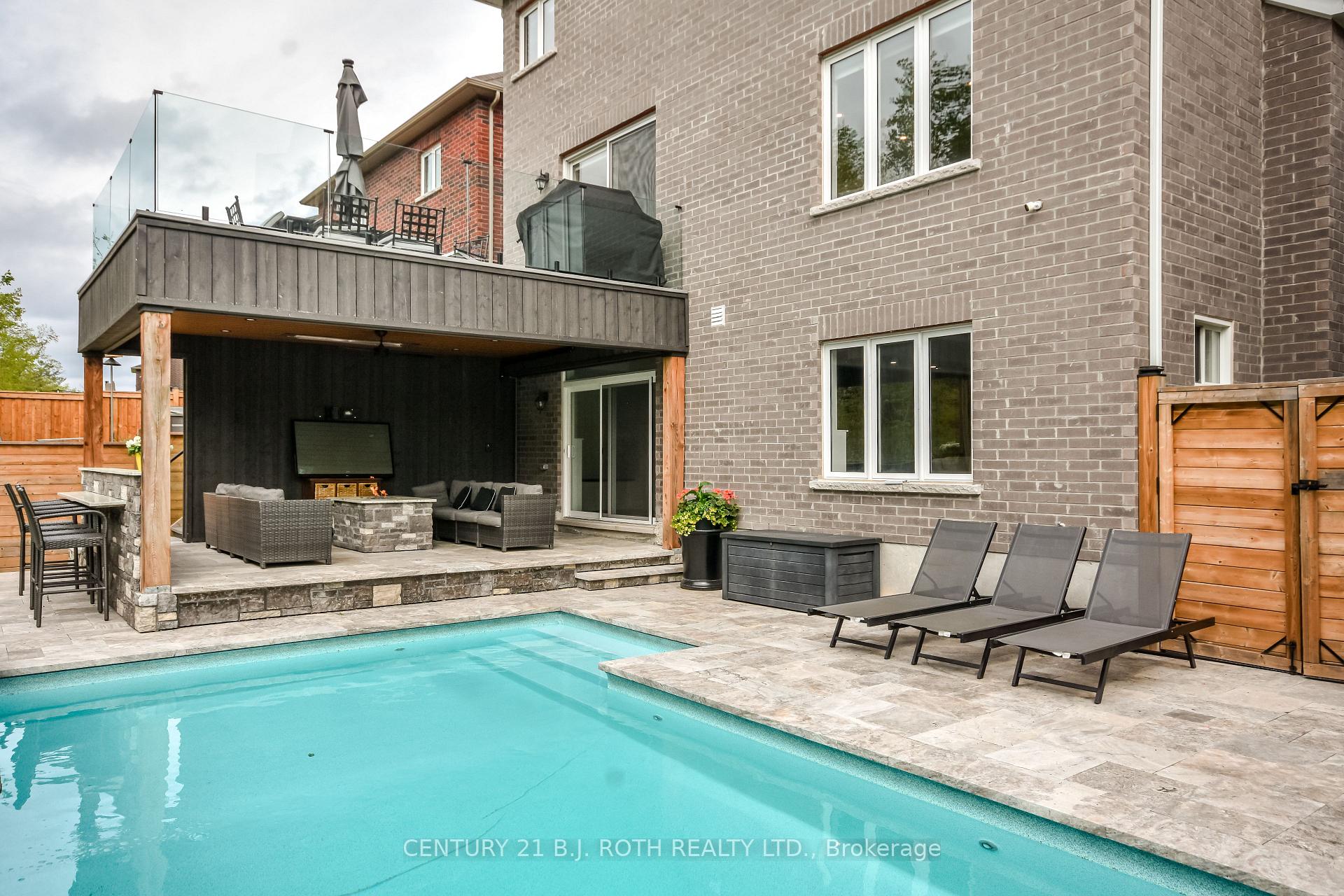 Photo 4 of 61 Muirfield Drive, Barrie, Holly — HOMEH