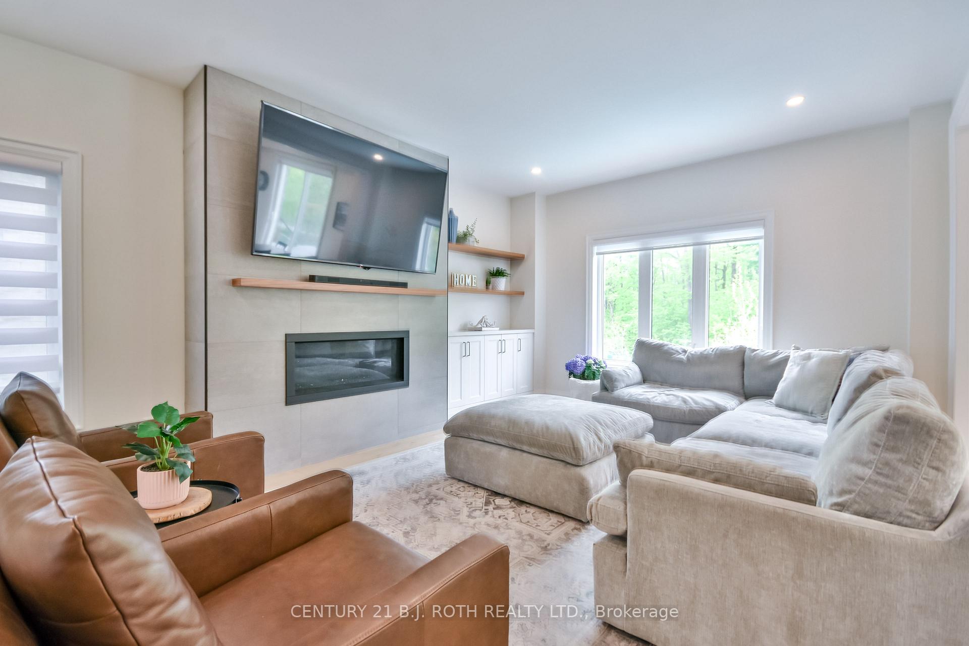 Photo 7 of 61 Muirfield Drive, Barrie, Holly — HOMEH