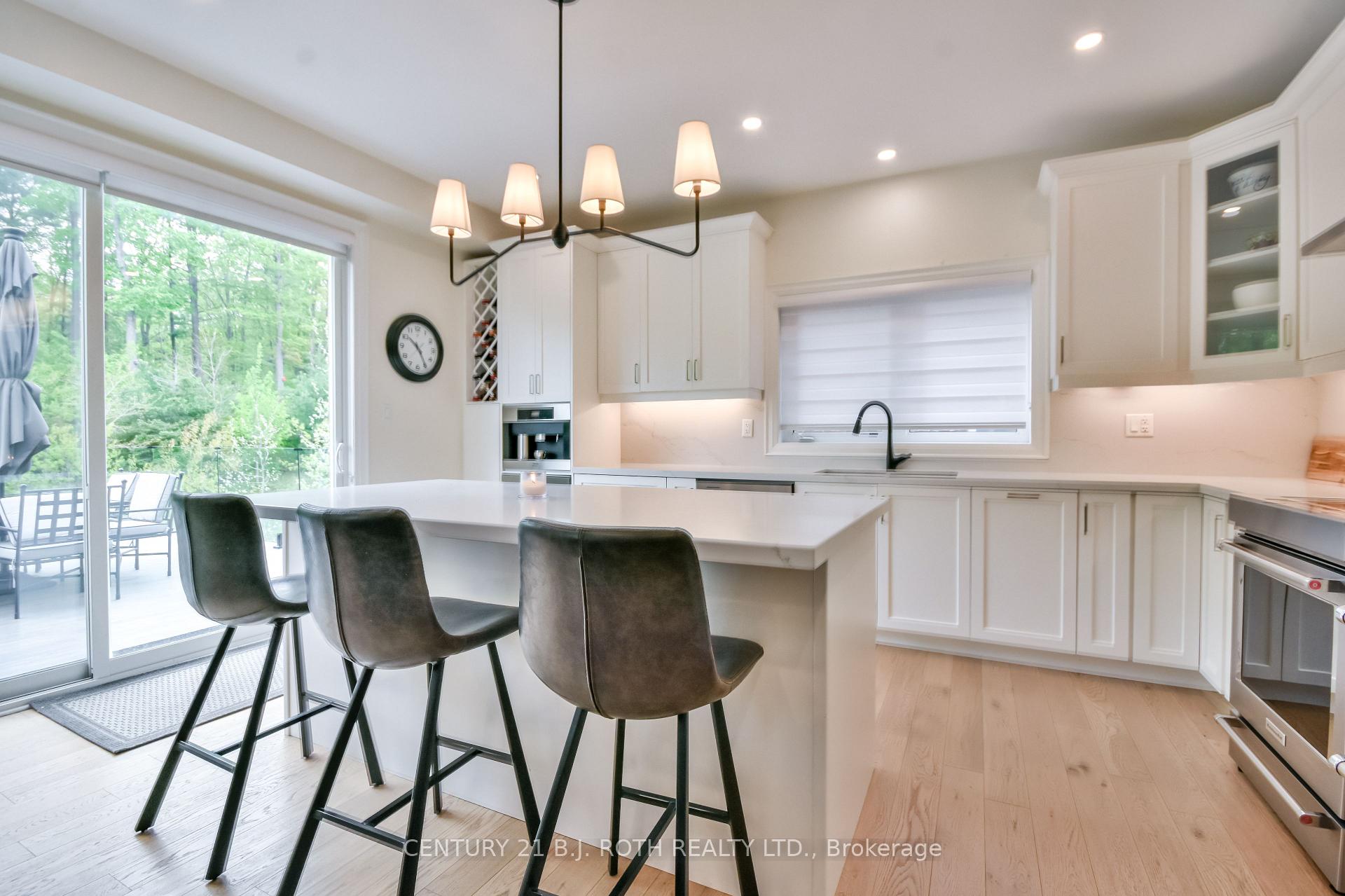 Photo 12 of 61 Muirfield Drive, Barrie, Holly — HOMEH