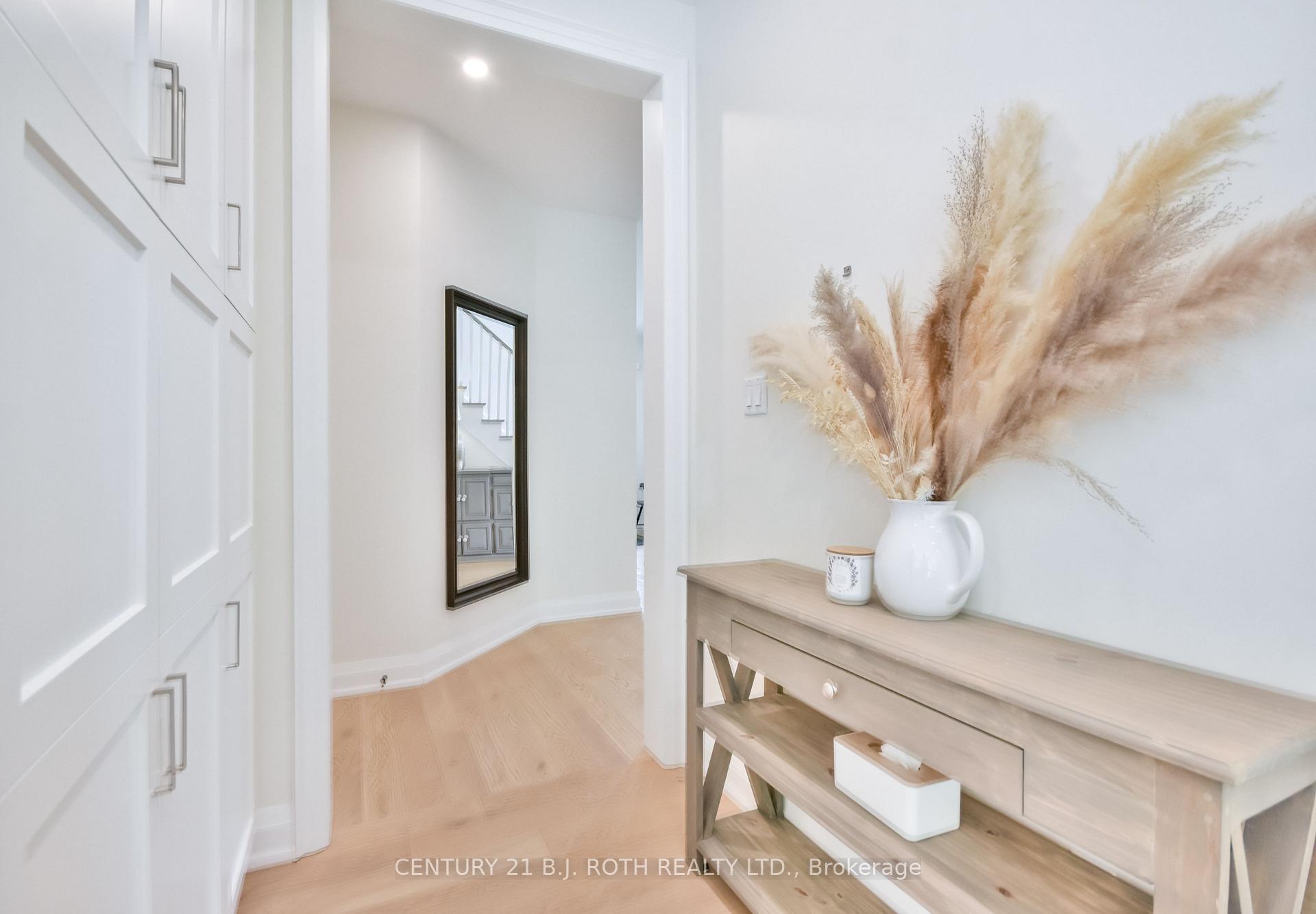 Photo 13 of 61 Muirfield Drive, Barrie, Holly — HOMEH