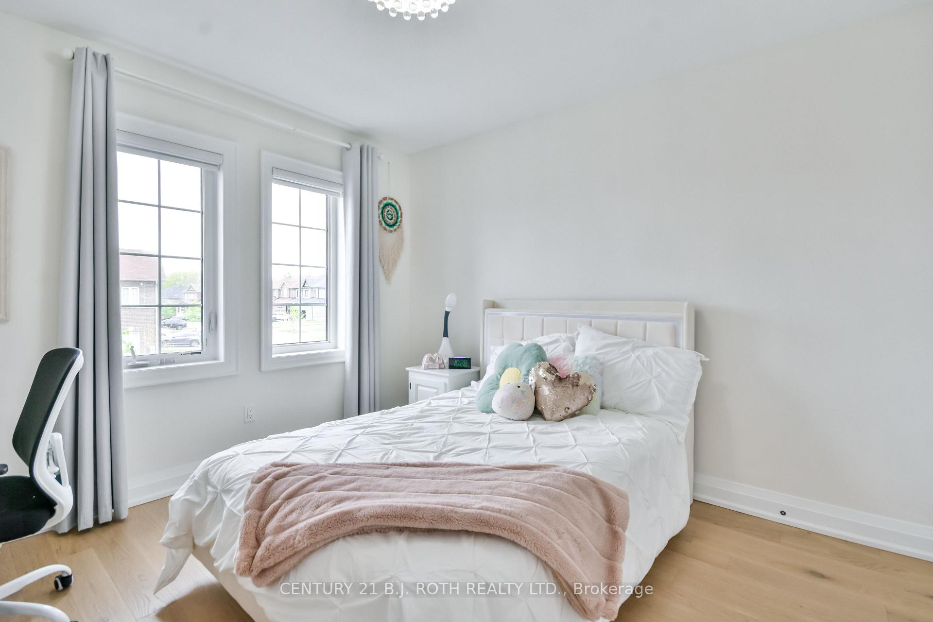 Photo 23 of 61 Muirfield Drive, Barrie, Holly — HOMEH