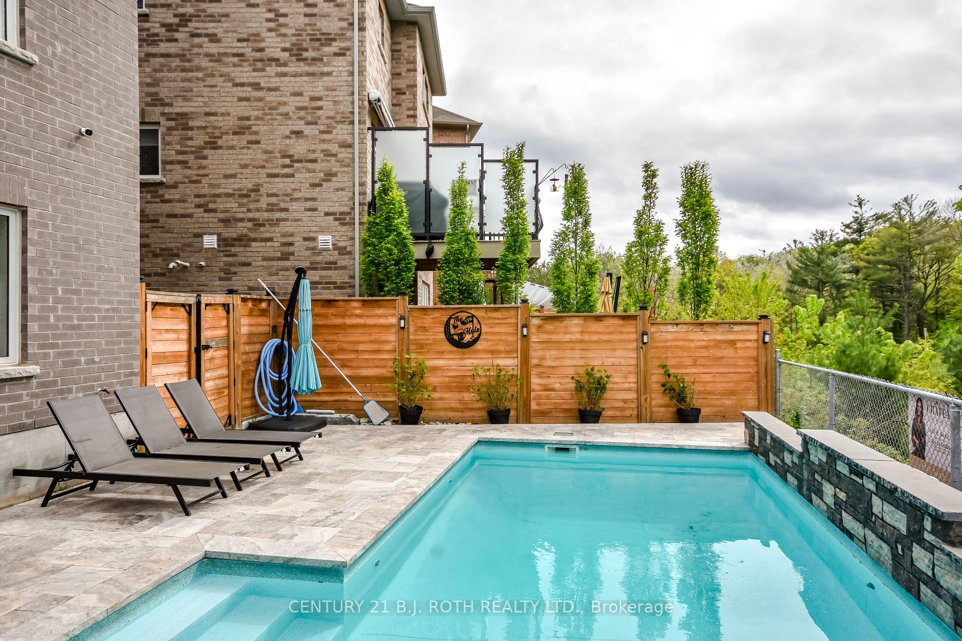 Photo 35 of 61 Muirfield Drive, Barrie, Holly — HOMEH
