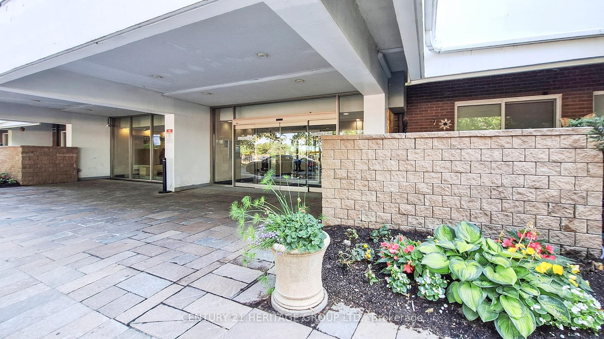 Photo 4 of Unit 403, 1 Royal Orchard Boulevard, Markham, Royal Orchard — HOMEH