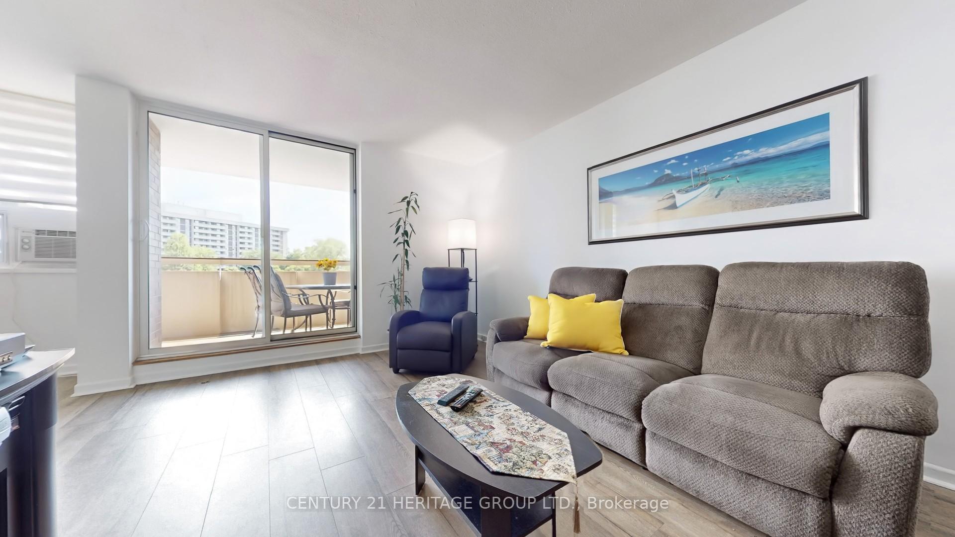 Photo 10 of Unit 403, 1 Royal Orchard Boulevard, Markham, Royal Orchard — HOMEH