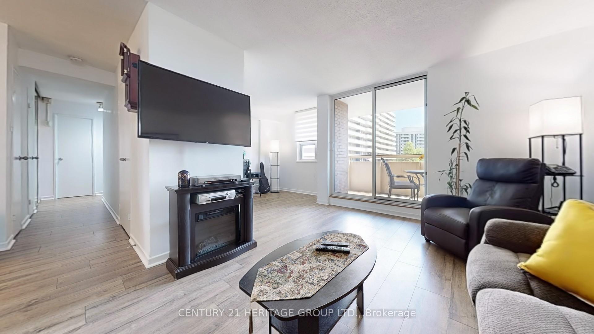 Photo 12 of Unit 403, 1 Royal Orchard Boulevard, Markham, Royal Orchard — HOMEH