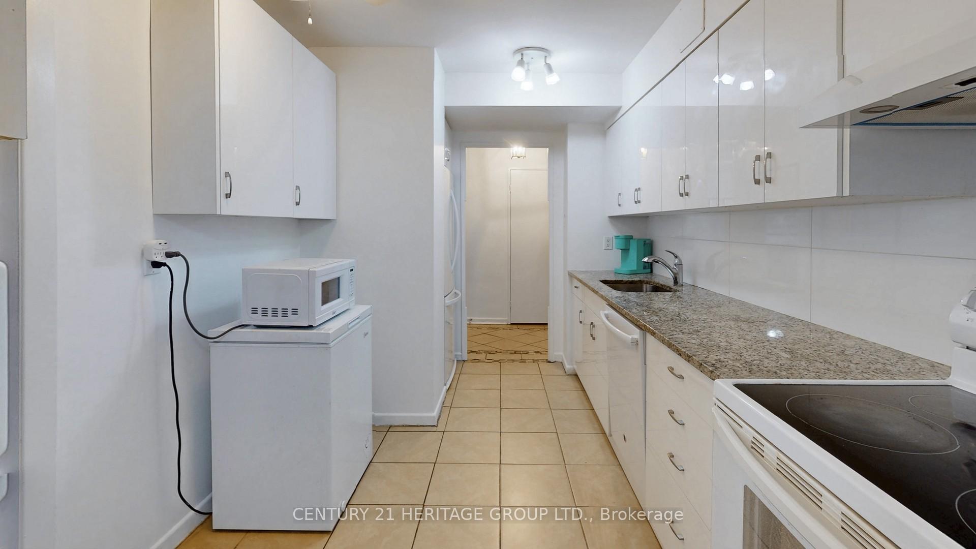 Photo 24 of Unit 403, 1 Royal Orchard Boulevard, Markham, Royal Orchard — HOMEH