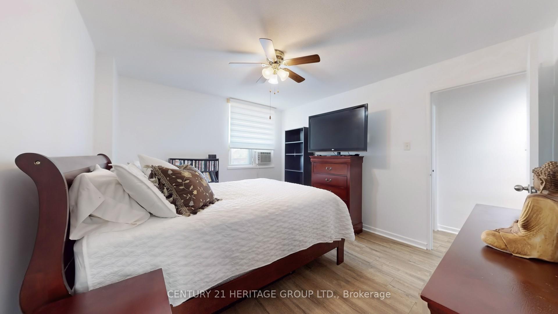 Photo 27 of Unit 403, 1 Royal Orchard Boulevard, Markham, Royal Orchard — HOMEH