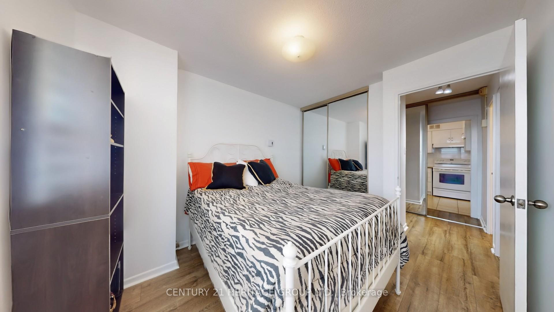 Photo 32 of Unit 403, 1 Royal Orchard Boulevard, Markham, Royal Orchard — HOMEH