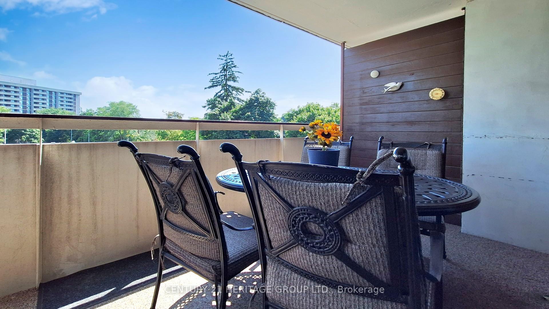 Photo 37 of Unit 403, 1 Royal Orchard Boulevard, Markham, Royal Orchard — HOMEH