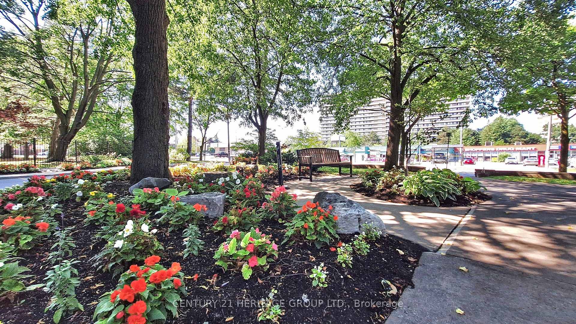 Photo 44 of Unit 403, 1 Royal Orchard Boulevard, Markham, Royal Orchard — HOMEH