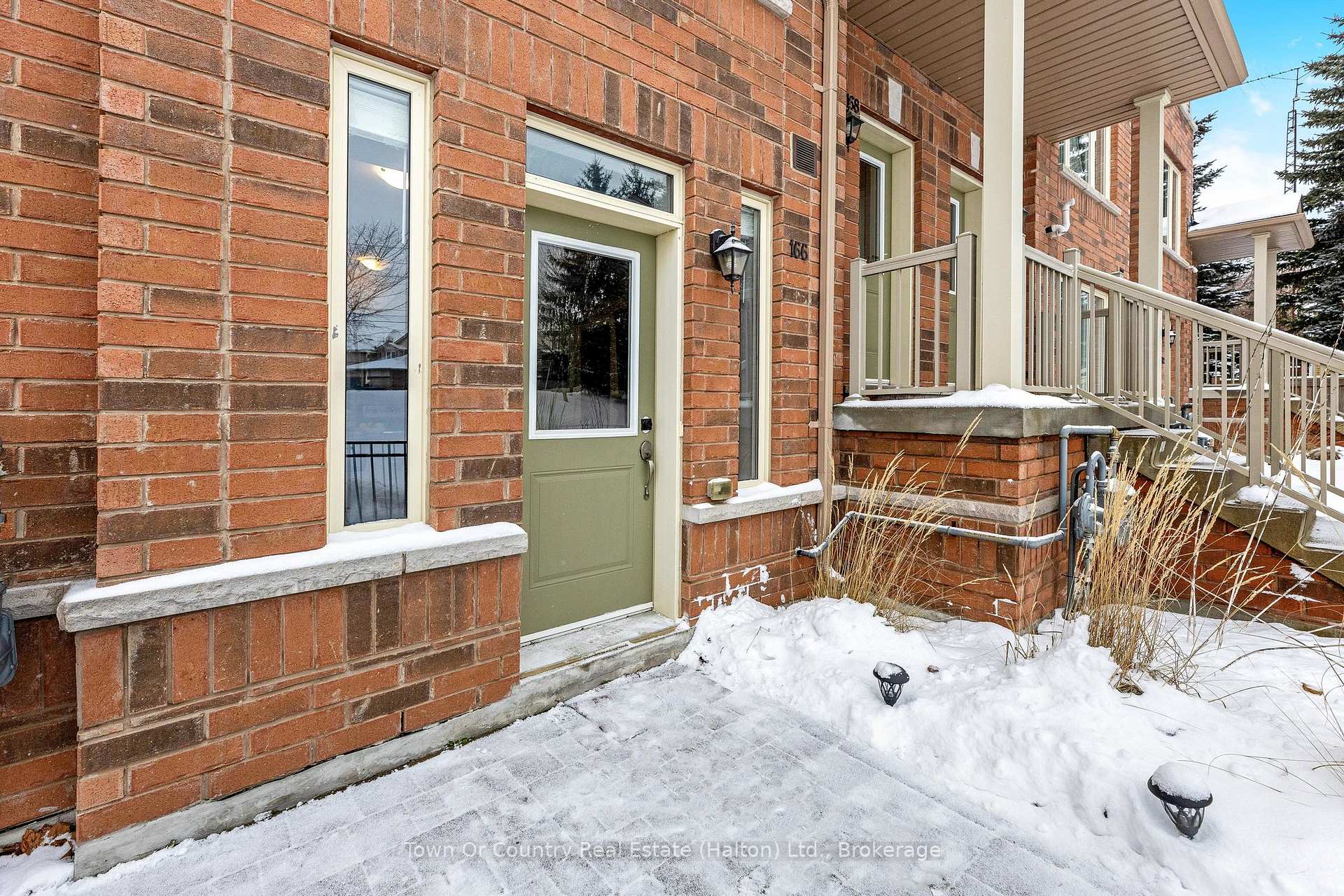Photo 4 of 166 Watson Parkway N, Guelph, Grange Road — HOMEH