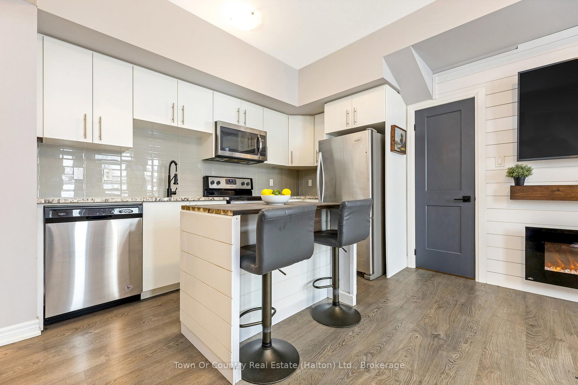 Photo 12 of 166 Watson Parkway N, Guelph, Grange Road — HOMEH