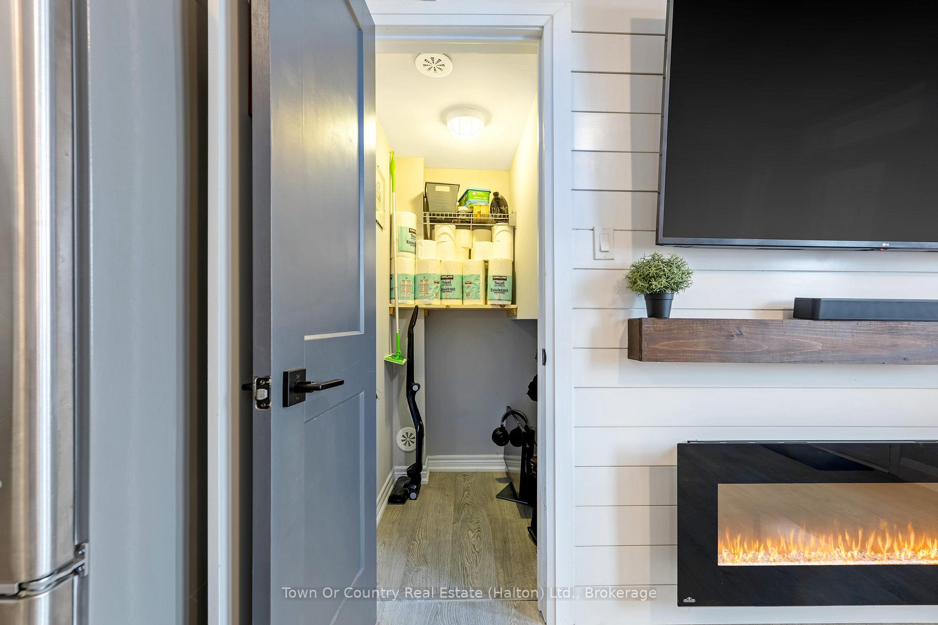 Photo 16 of 166 Watson Parkway N, Guelph, Grange Road — HOMEH