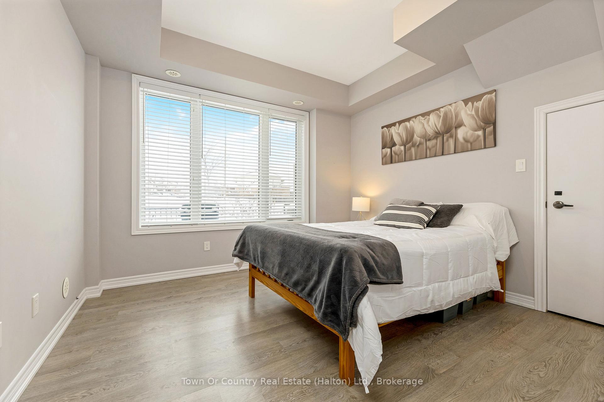 Photo 18 of 166 Watson Parkway N, Guelph, Grange Road — HOMEH