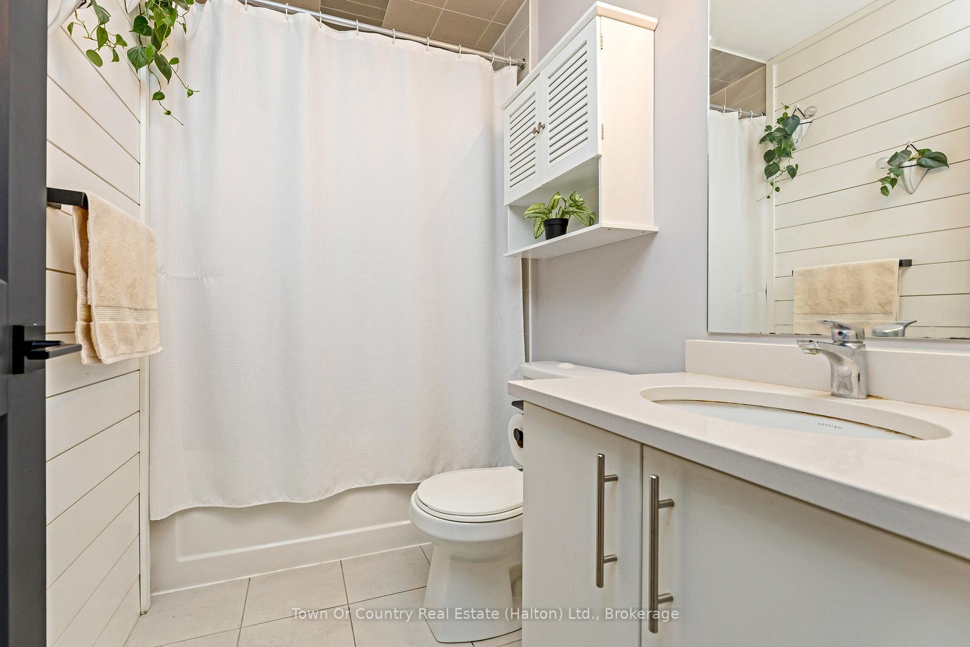 Photo 20 of 166 Watson Parkway N, Guelph, Grange Road — HOMEH
