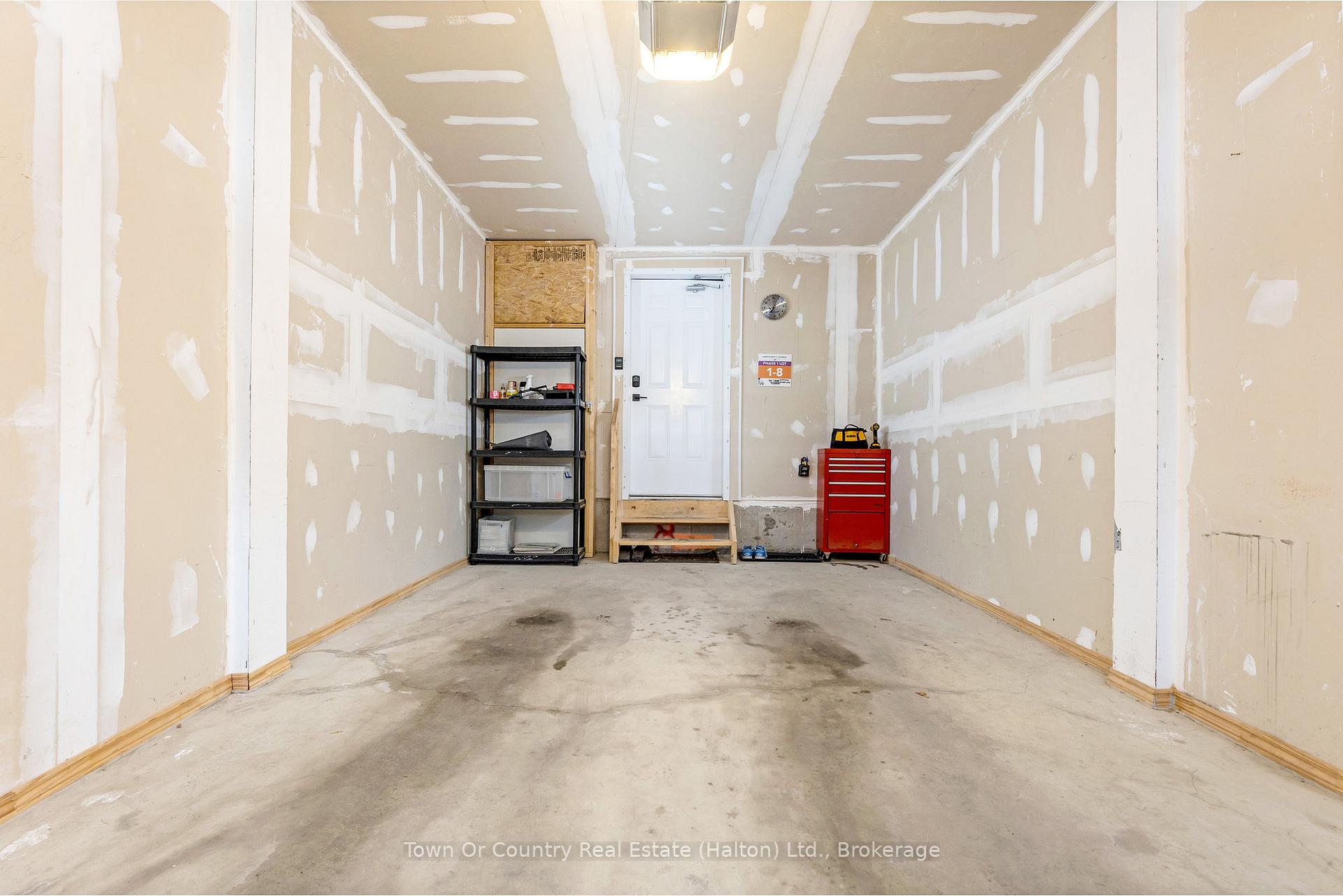 Photo 25 of 166 Watson Parkway N, Guelph, Grange Road — HOMEH