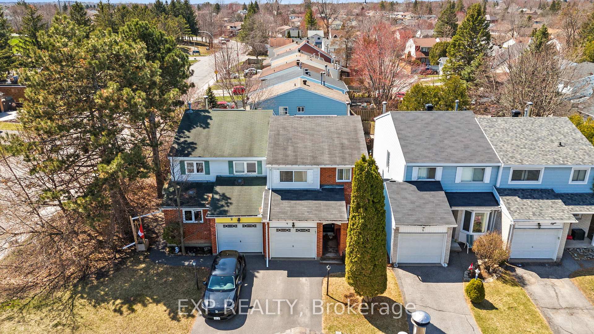 Photo 2 of 4 Trafford Lane, Ottawa, Barrhaven - On the Green — HOMEH