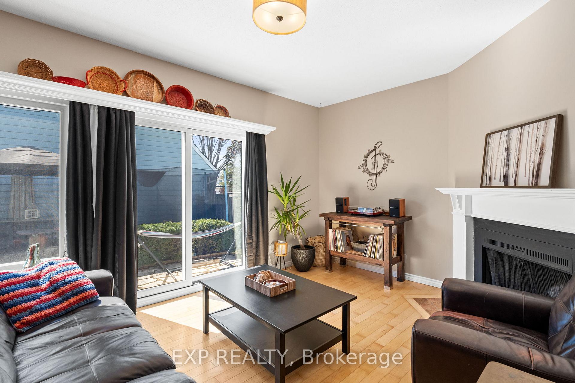 Photo 18 of 4 Trafford Lane, Ottawa, Barrhaven - On the Green — HOMEH