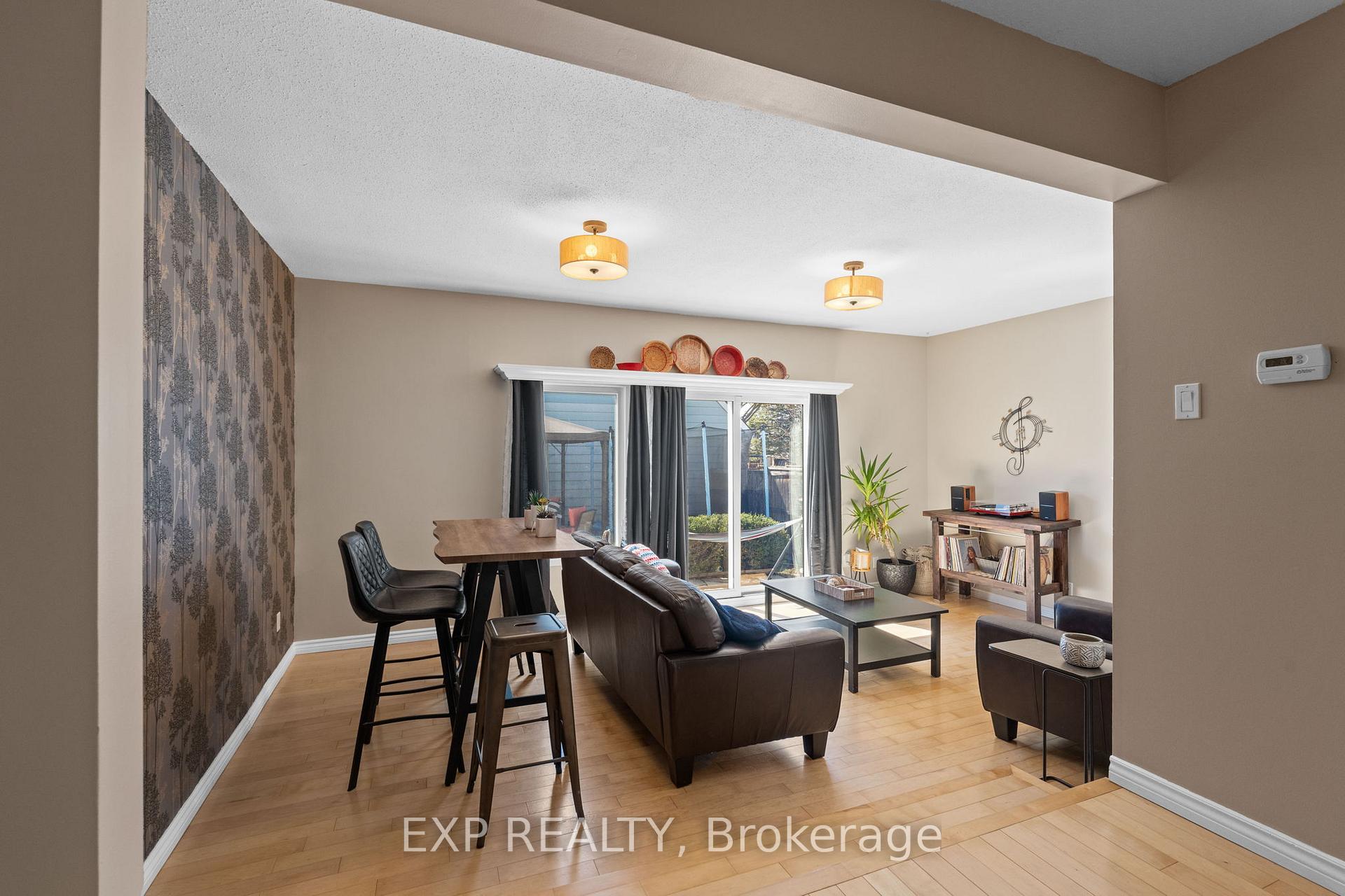 Photo 22 of 4 Trafford Lane, Ottawa, Barrhaven - On the Green — HOMEH