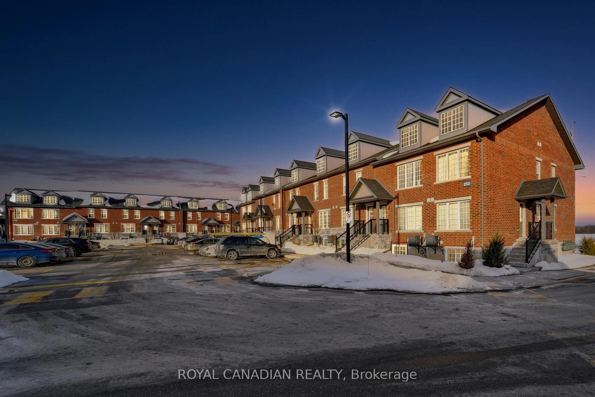 Front of Unit 14, 252 Penetanguishene Road