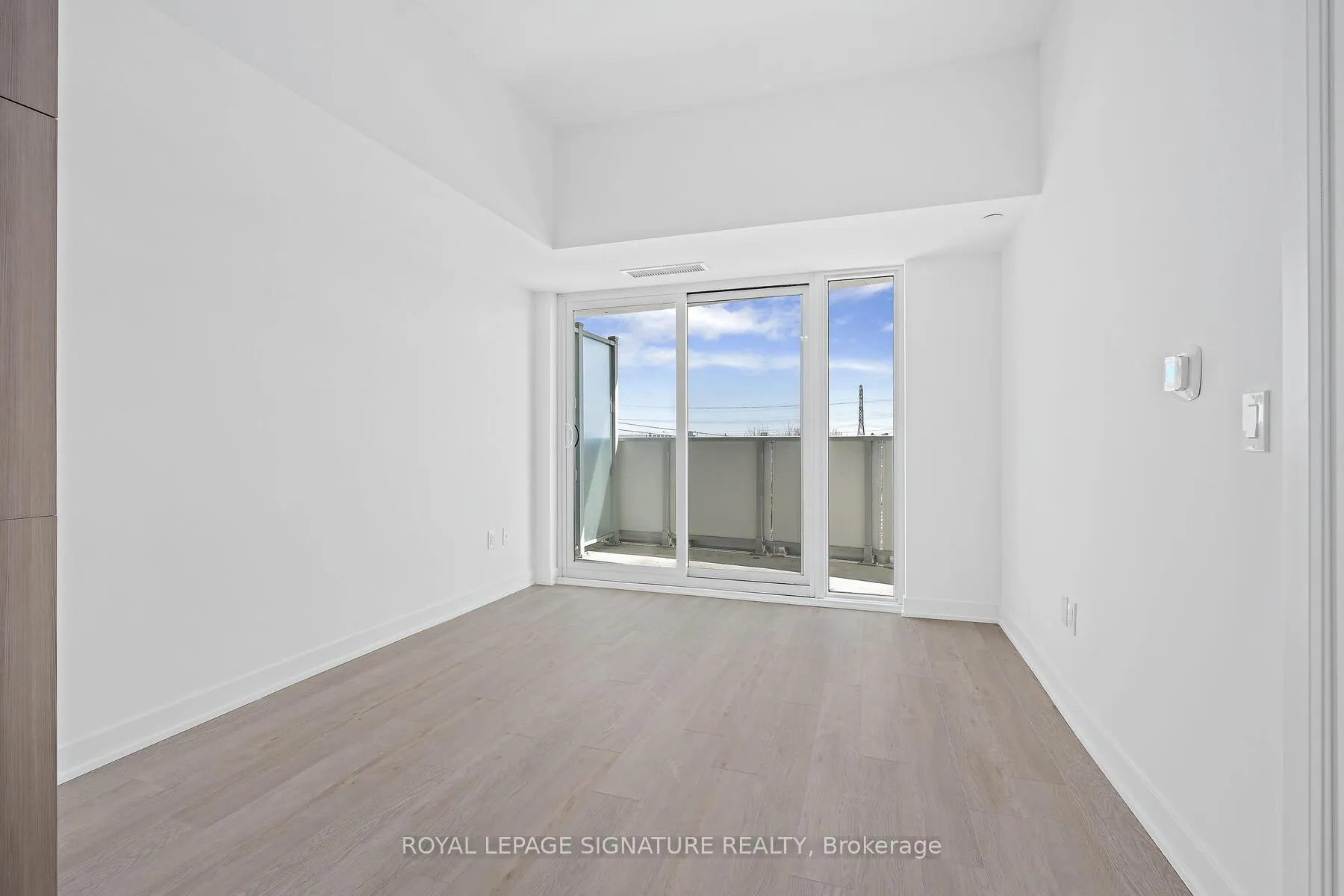 Photo 6 of Unit 405, 1010 Sandy Beach Road, Pickering, Bay Ridges — HOMEH