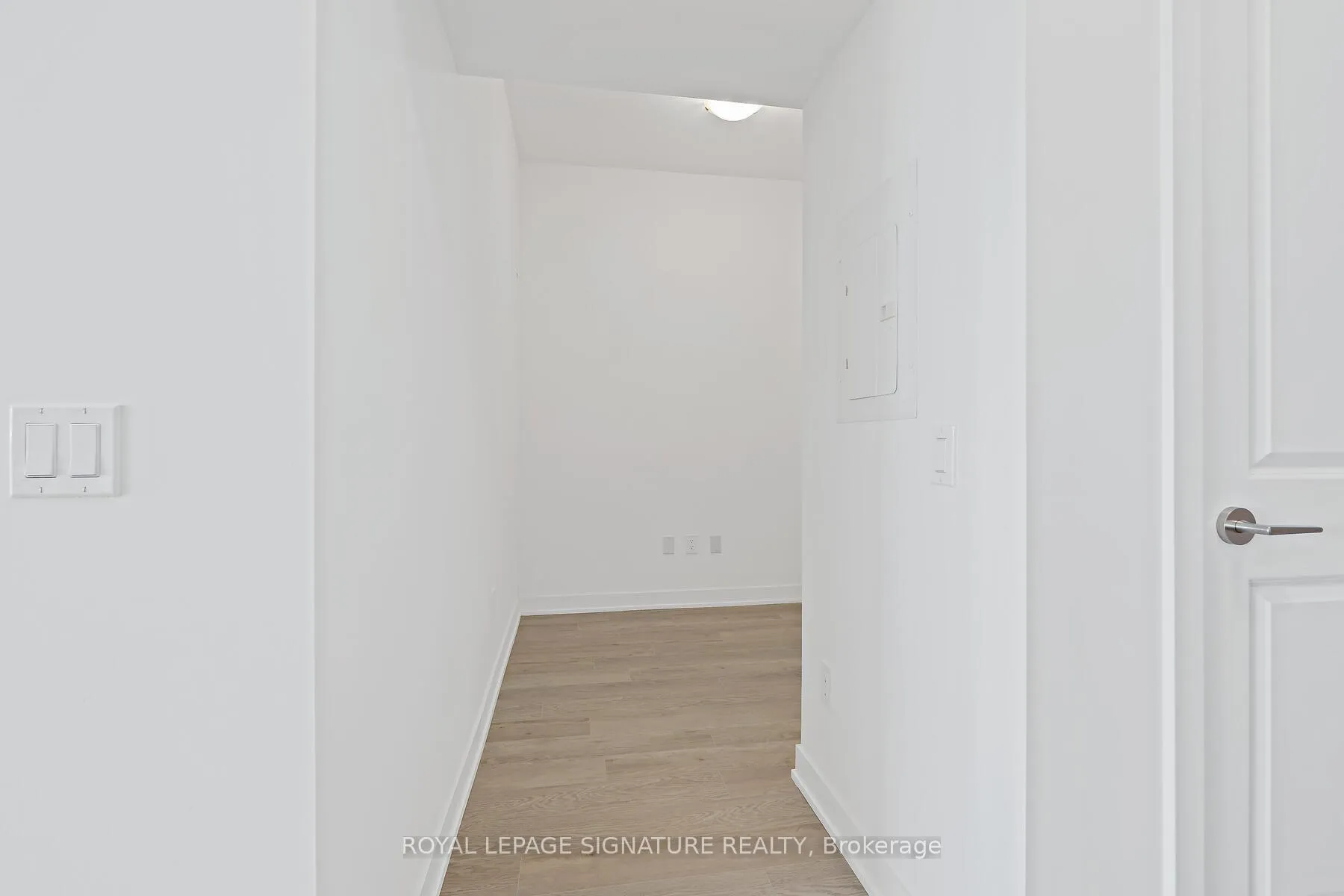 Photo 10 of Unit 405, 1010 Sandy Beach Road, Pickering, Bay Ridges — HOMEH