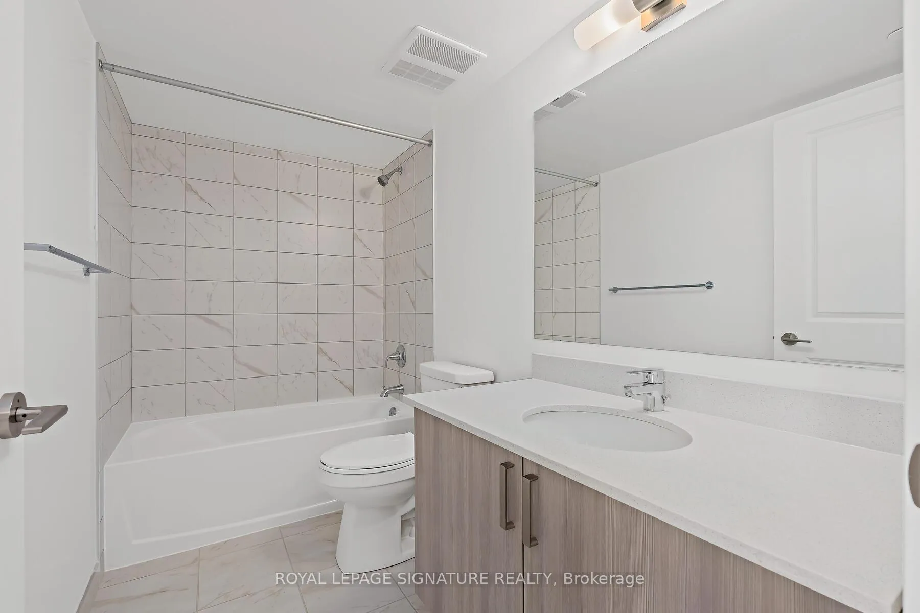 Photo 13 of Unit 405, 1010 Sandy Beach Road, Pickering, Bay Ridges — HOMEH