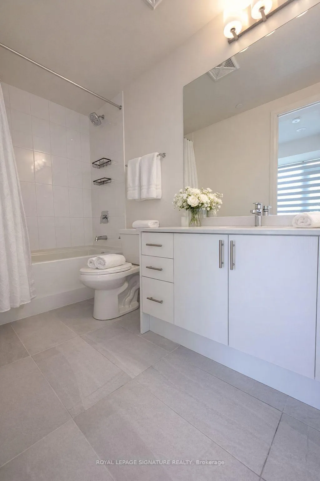 Photo 11 of Unit 818, 8960 Jane Street, Vaughan, Vellore Village — HOMEH