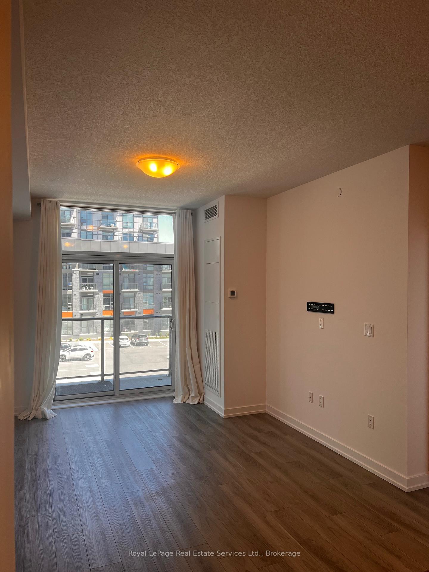 Photo 10 of Unit 324, 460 Dundas Street E, Hamilton, Waterdown — HOMEH