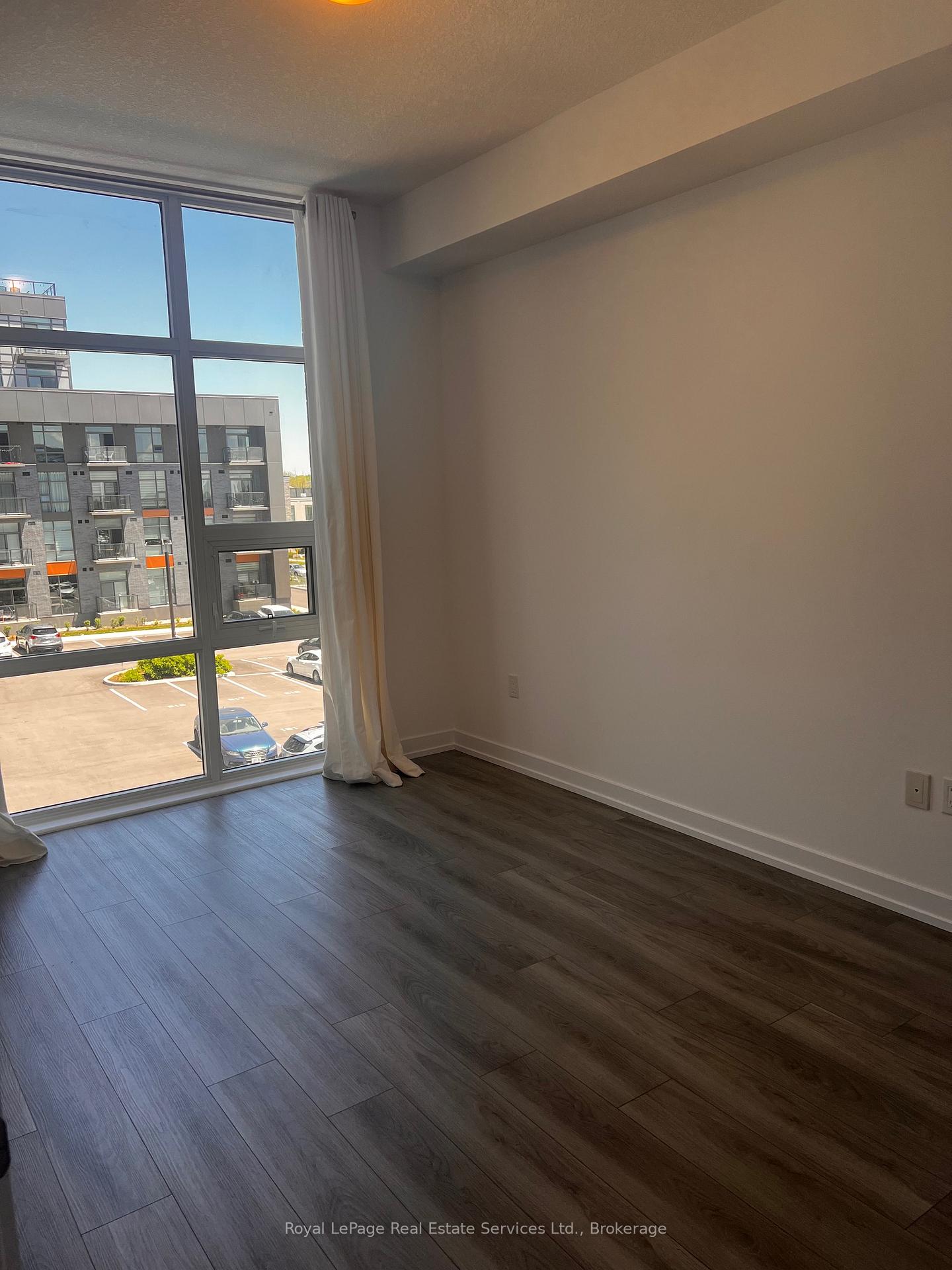 Photo 11 of Unit 324, 460 Dundas Street E, Hamilton, Waterdown — HOMEH