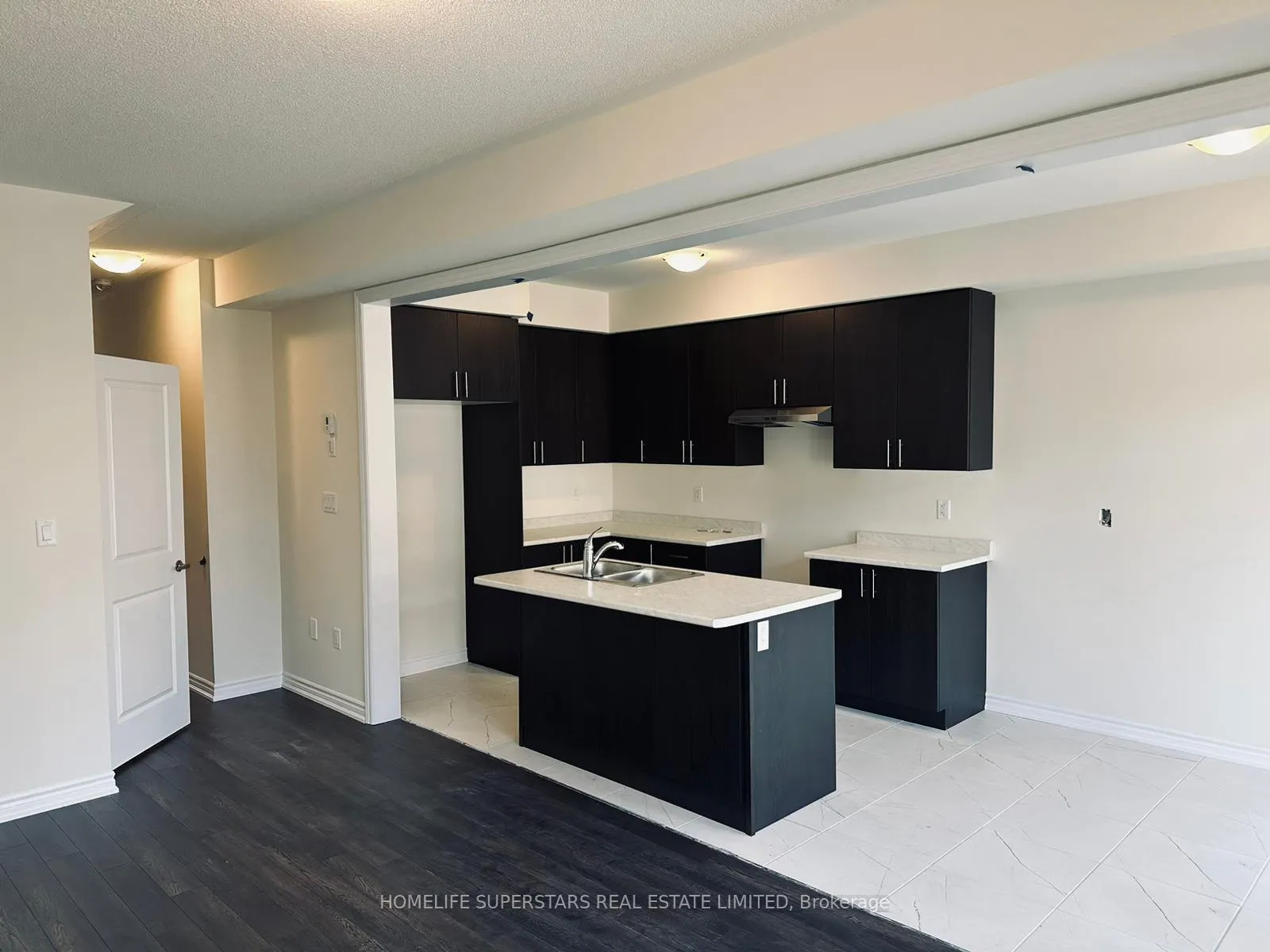 Photo 6 of 18 Prudhoe Terrace, Barrie, Rural Barrie Southeast — HOMEH