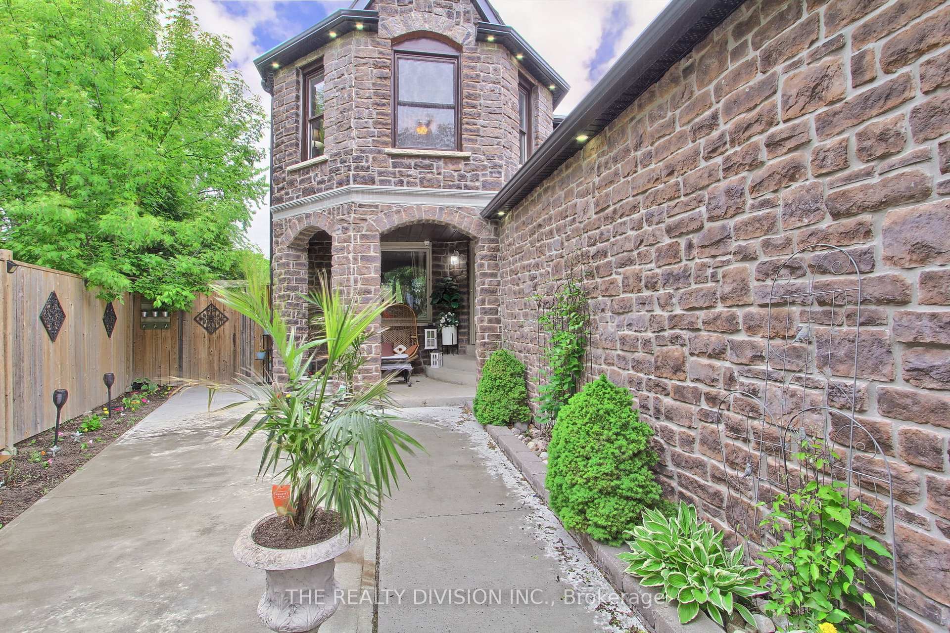 Photo 3 of 73 Addley Crescent, Ajax, Central West — HOMEH