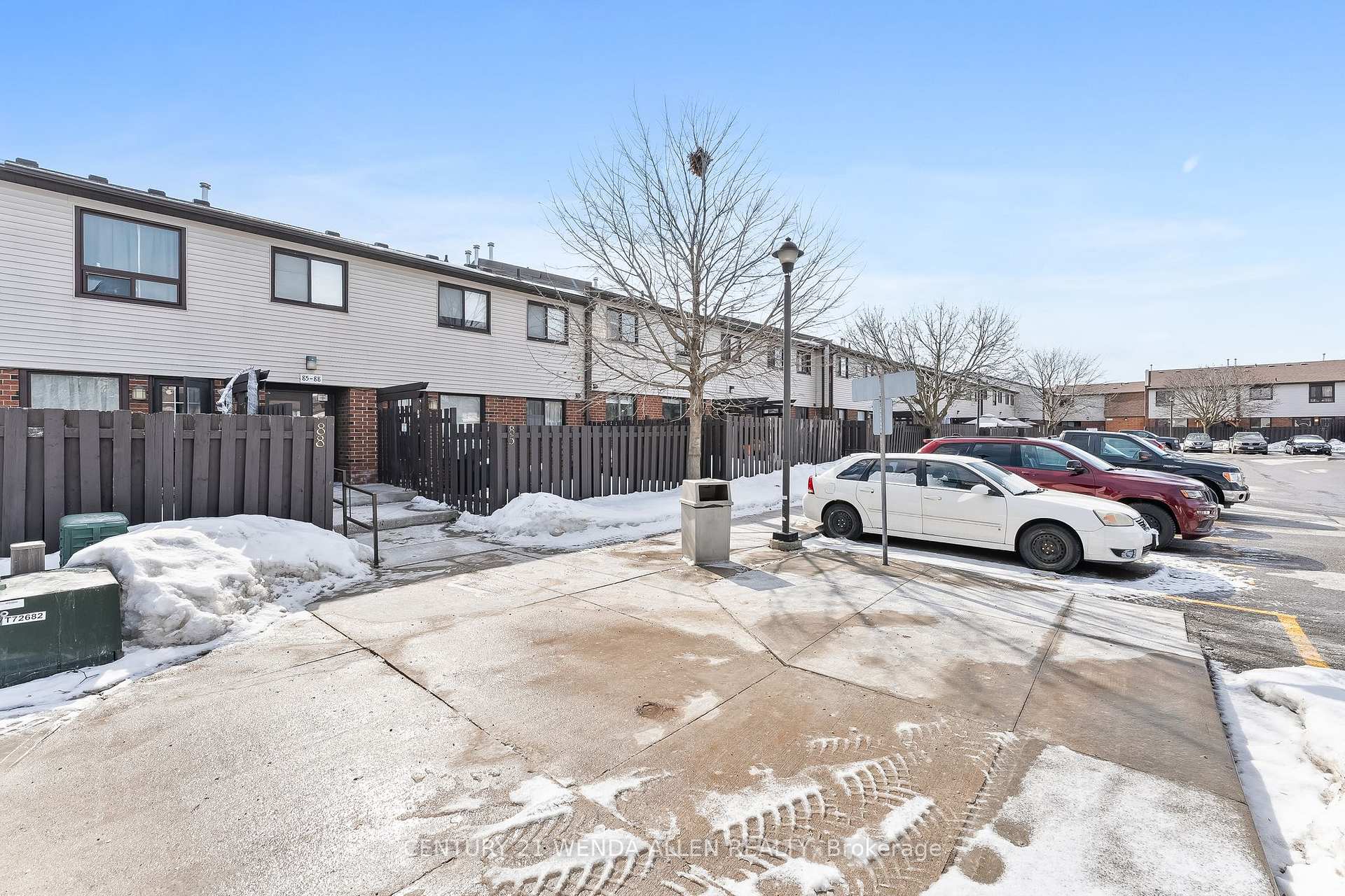 Front of Unit 84, 960 Glen Street