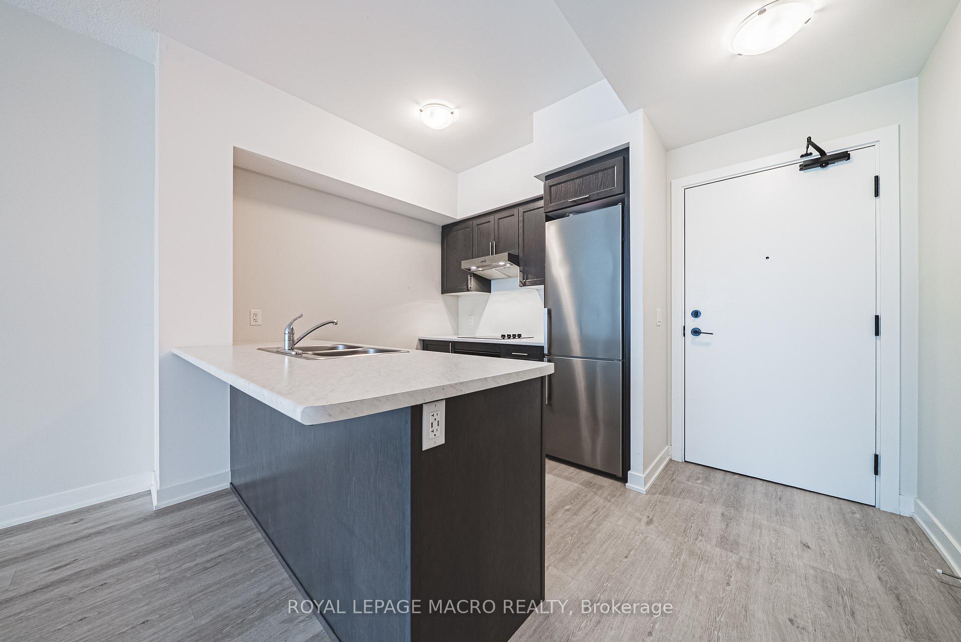 Photo 6 of Unit #210, 600 North Service Road, Hamilton, Lakeshore — HOMEH