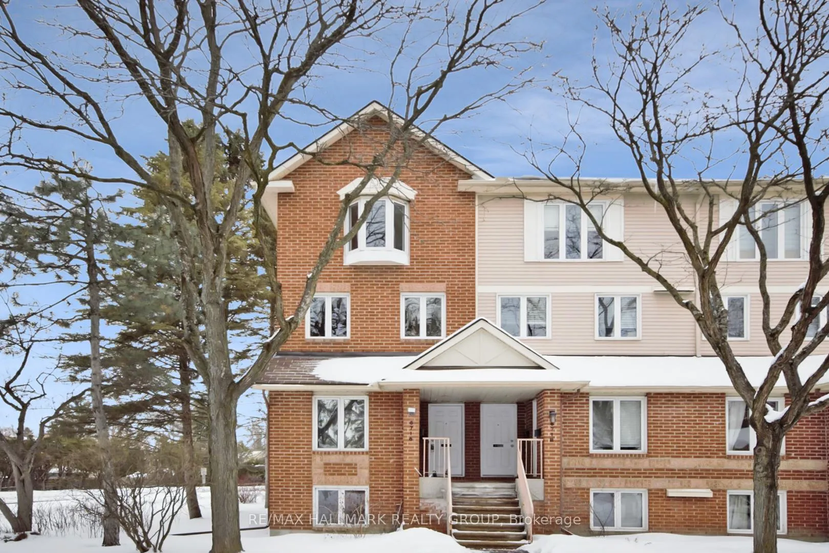 Front of Unit B, 6716 Jeanne D'arc Boulevard
