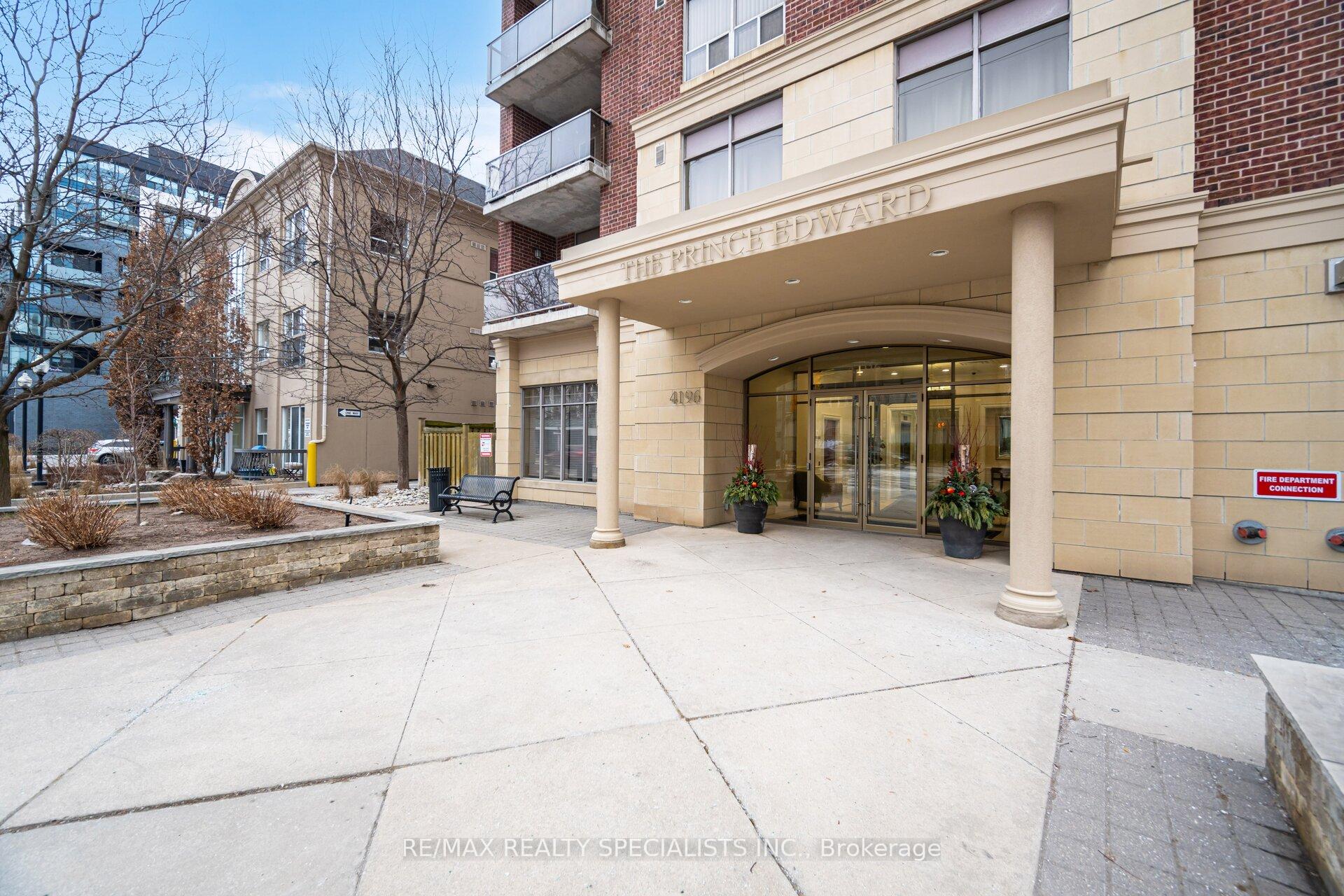 Front of Unit 309, 4196 Dundas Street W